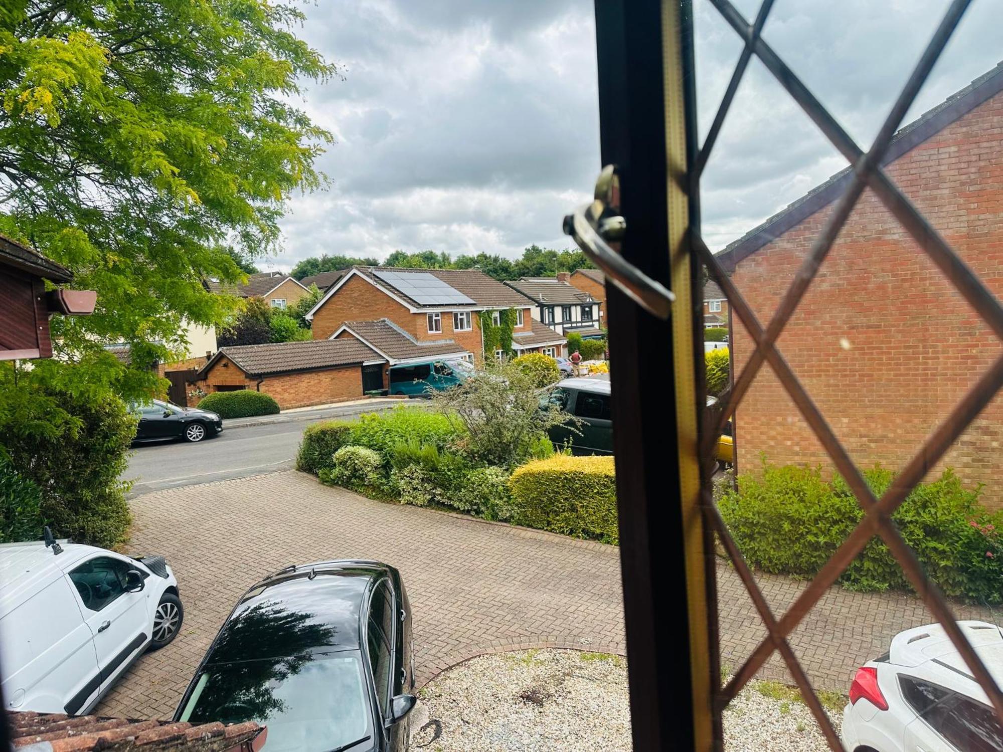 Home Away From Home Swindon Luaran gambar