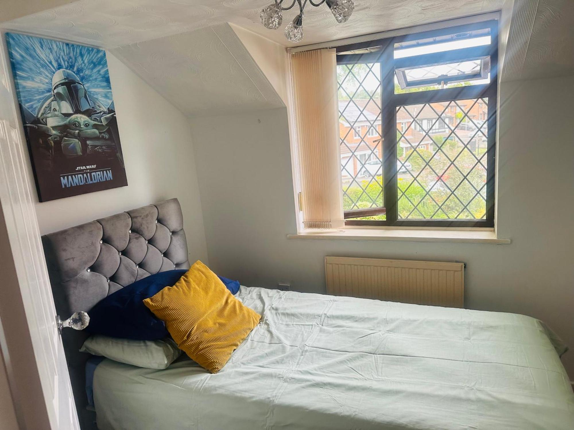 Home Away From Home Swindon Luaran gambar